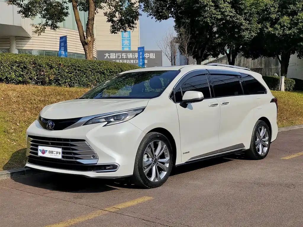 Toyota Sienna 2023