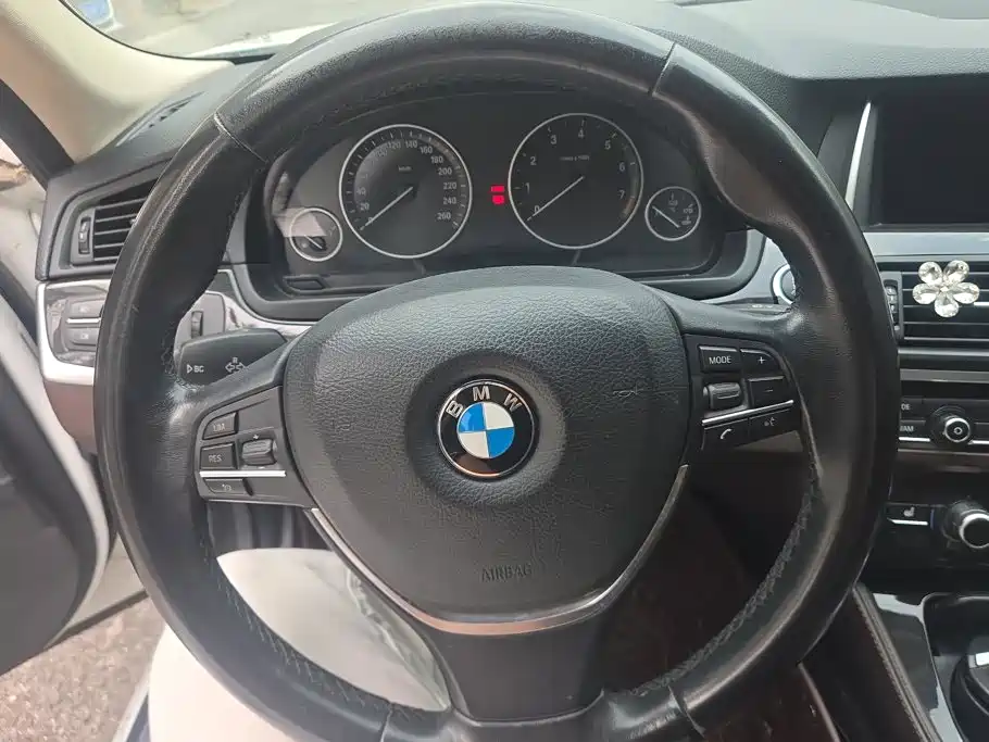BMW 5 Series — миниатюра 15
