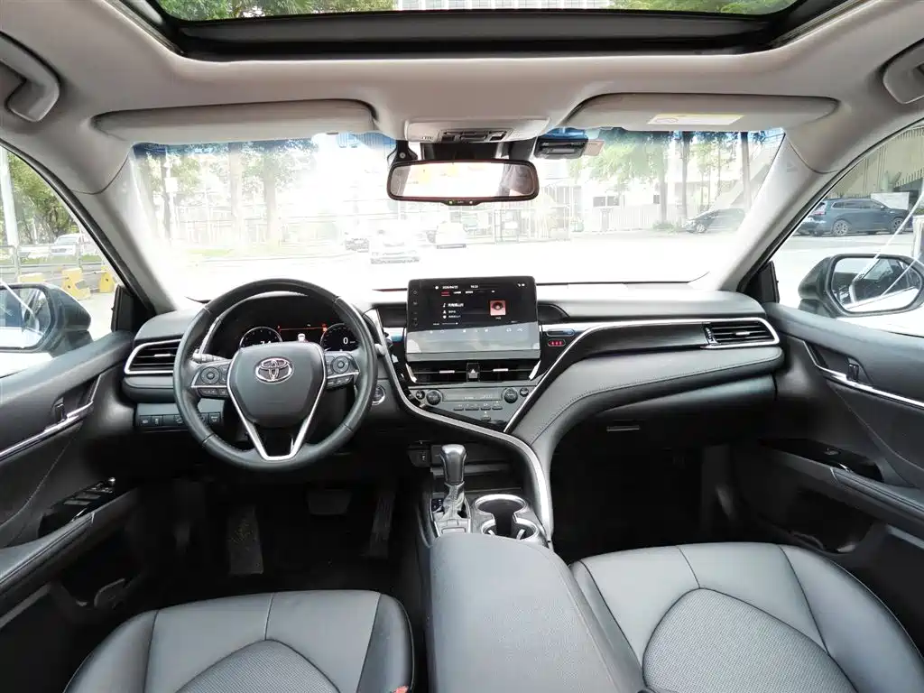 Toyota Camry 2023 2.5G Luxury