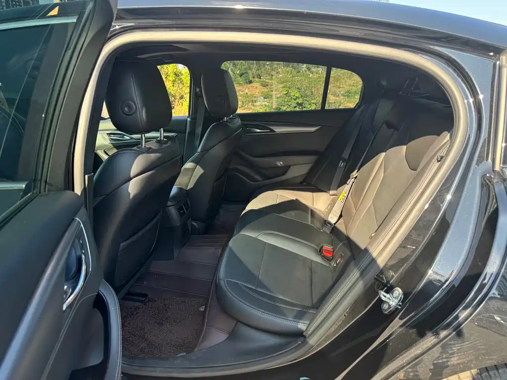 Cadillac CT5 — миниатюра 7