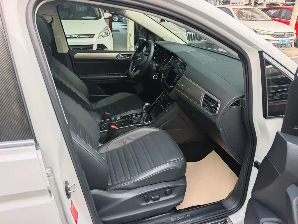 Volkswagen Touran — миниатюра 7