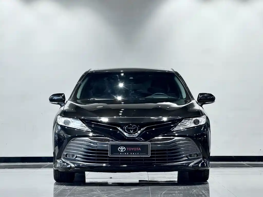 Toyota Camry 2019 2.0G Luxury VI