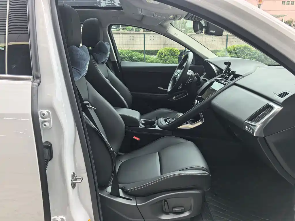 Jaguar E-PACE — миниатюра 7