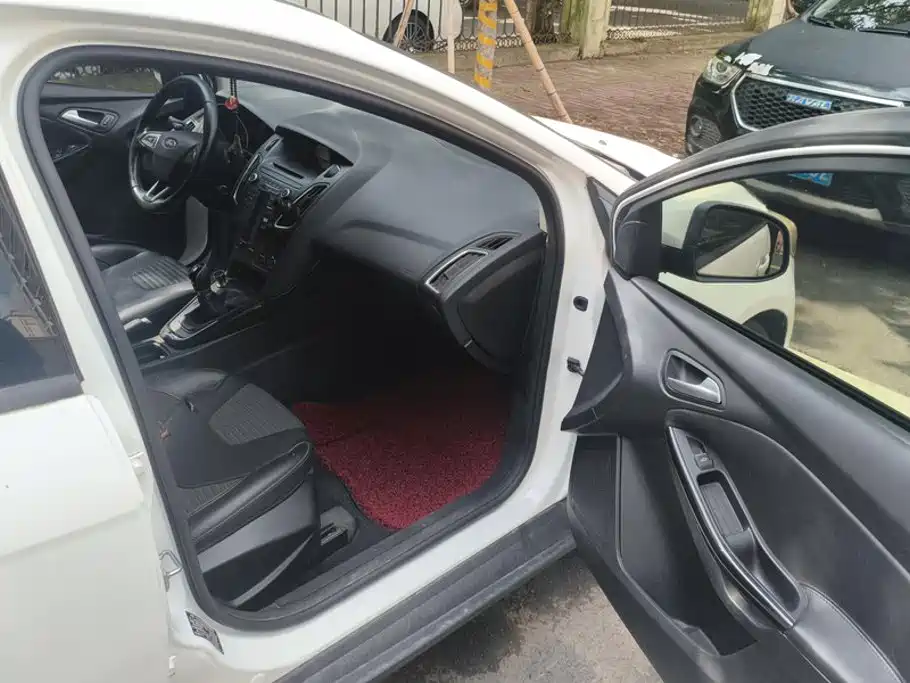Ford Focus — миниатюра 8