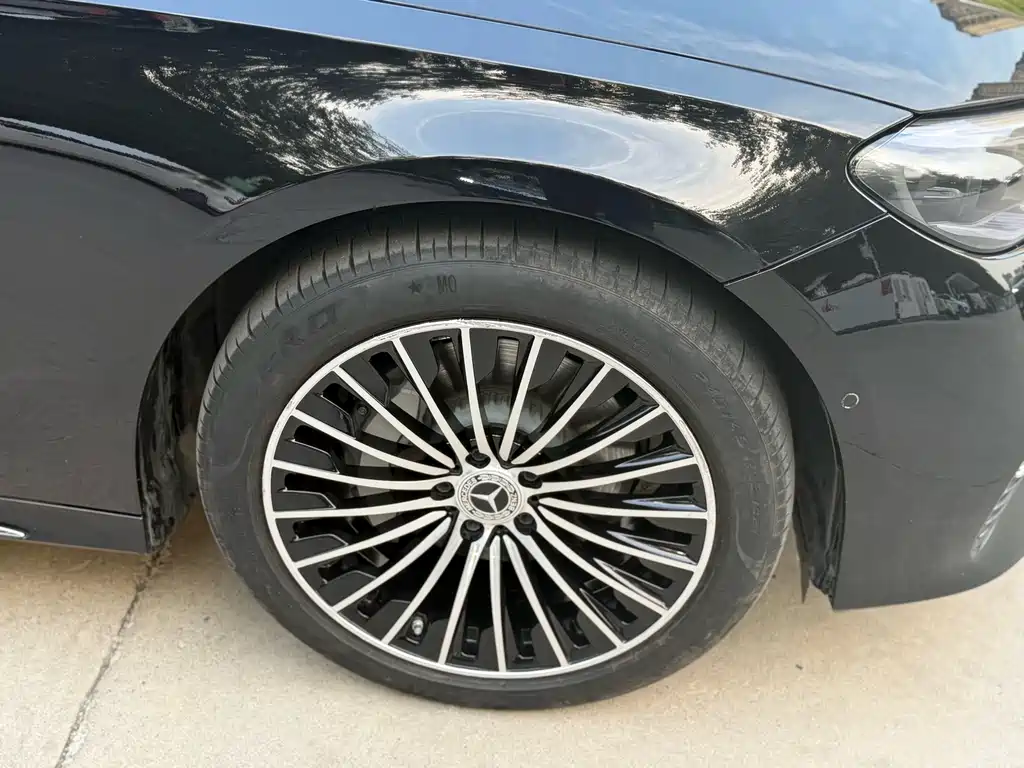 Mercedes-Benz E-Class — миниатюра 18