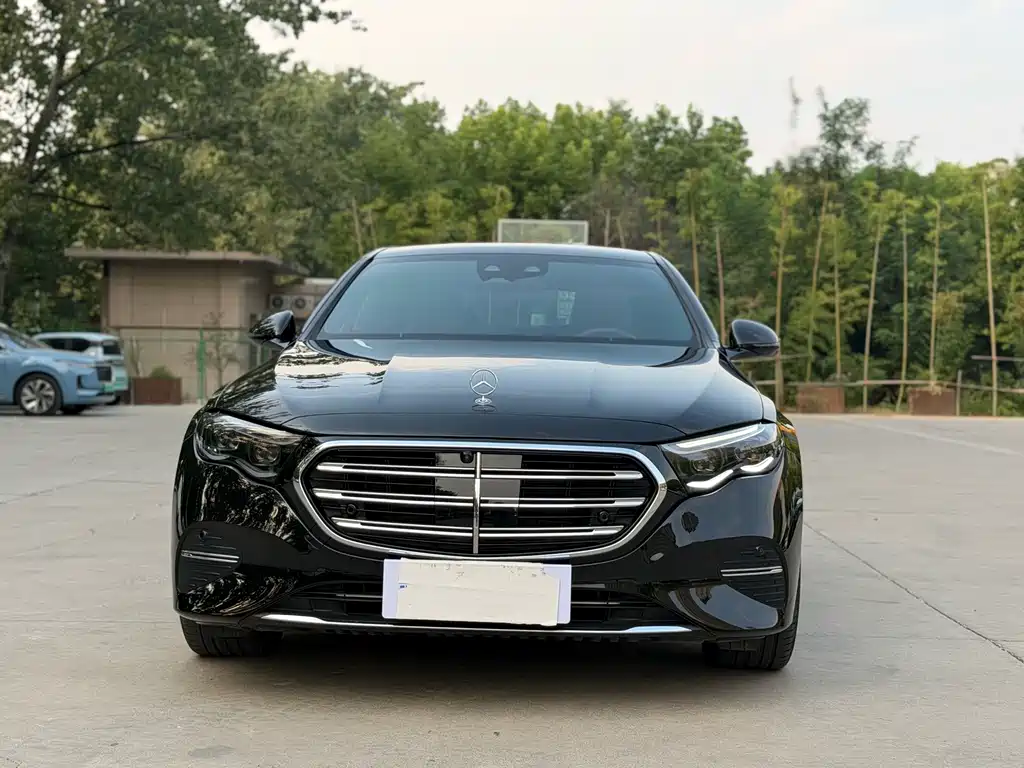 Mercedes-Benz E-Class — миниатюра 19