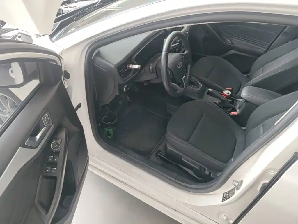 Ford Focus — миниатюра 16