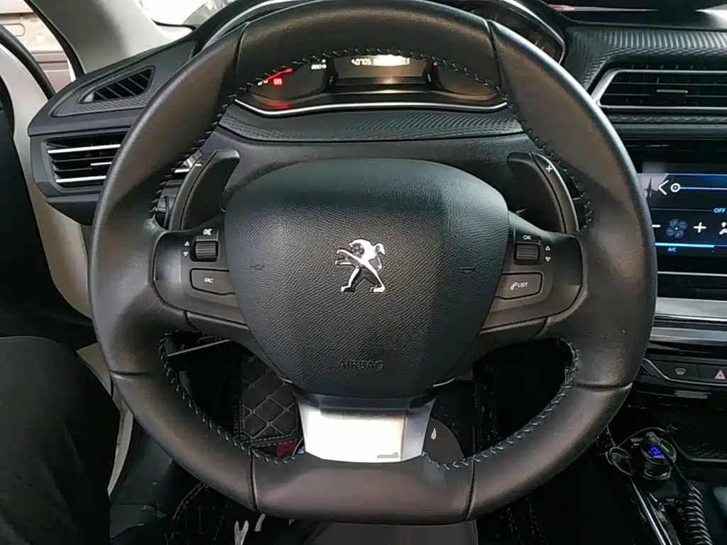 Peugeot 308 — миниатюра 11
