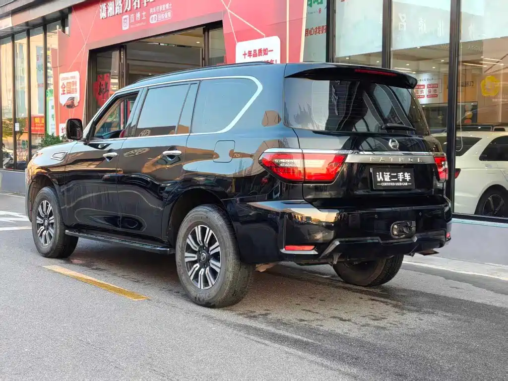 Nissan Patrol — миниатюра 3