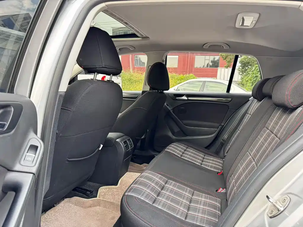 Volkswagen Golf — миниатюра 5