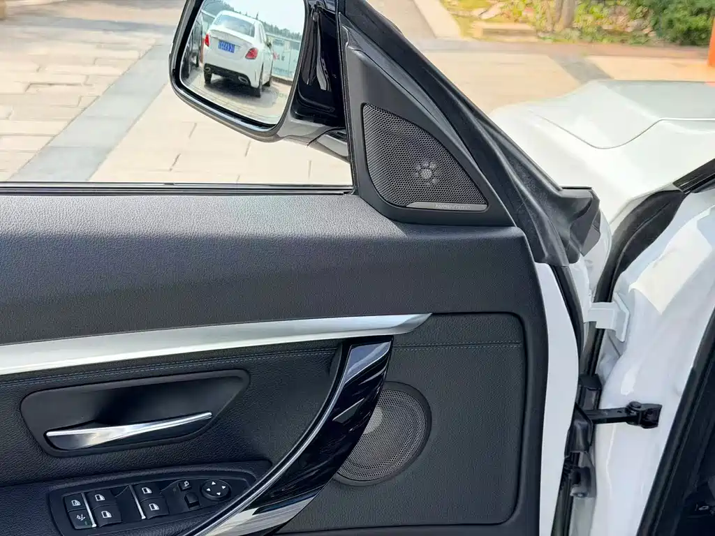 BMW 3 Series GT — миниатюра 16
