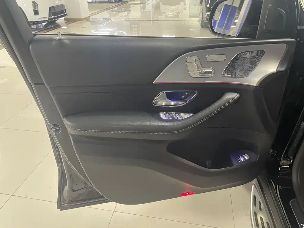 Mercedes-Benz GLE (Import) — миниатюра 7