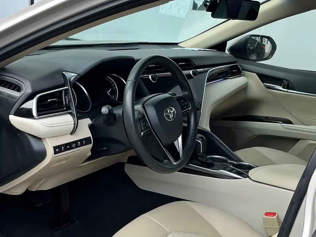 Toyota Camry — миниатюра 15