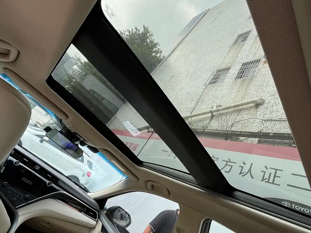 Toyota Camry — миниатюра 28