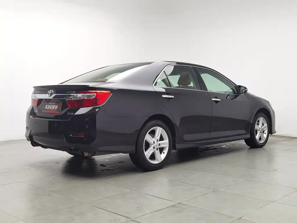 Toyota Camry — миниатюра 2