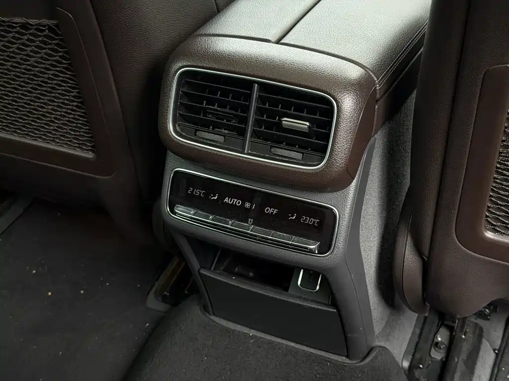 Mercedes-Benz GLE (Import) — миниатюра 11