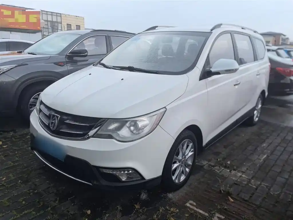 Baojun 730 2015