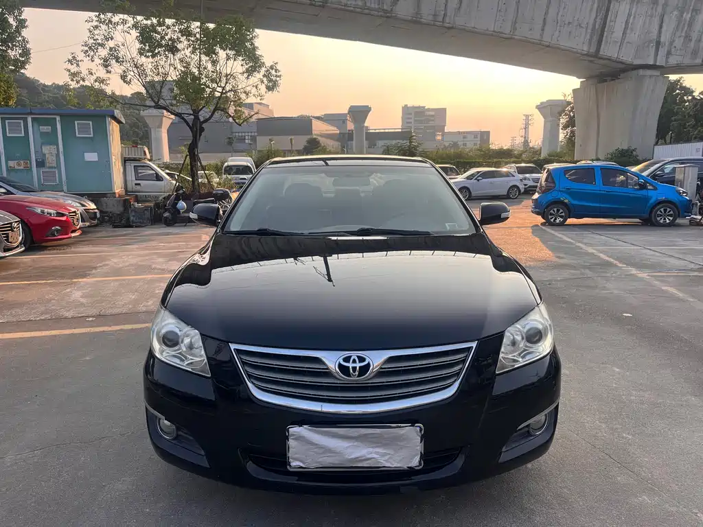 Toyota Camry — миниатюра 2