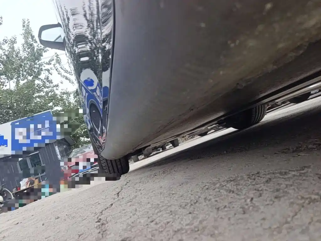 Tesla Model Y — миниатюра 22