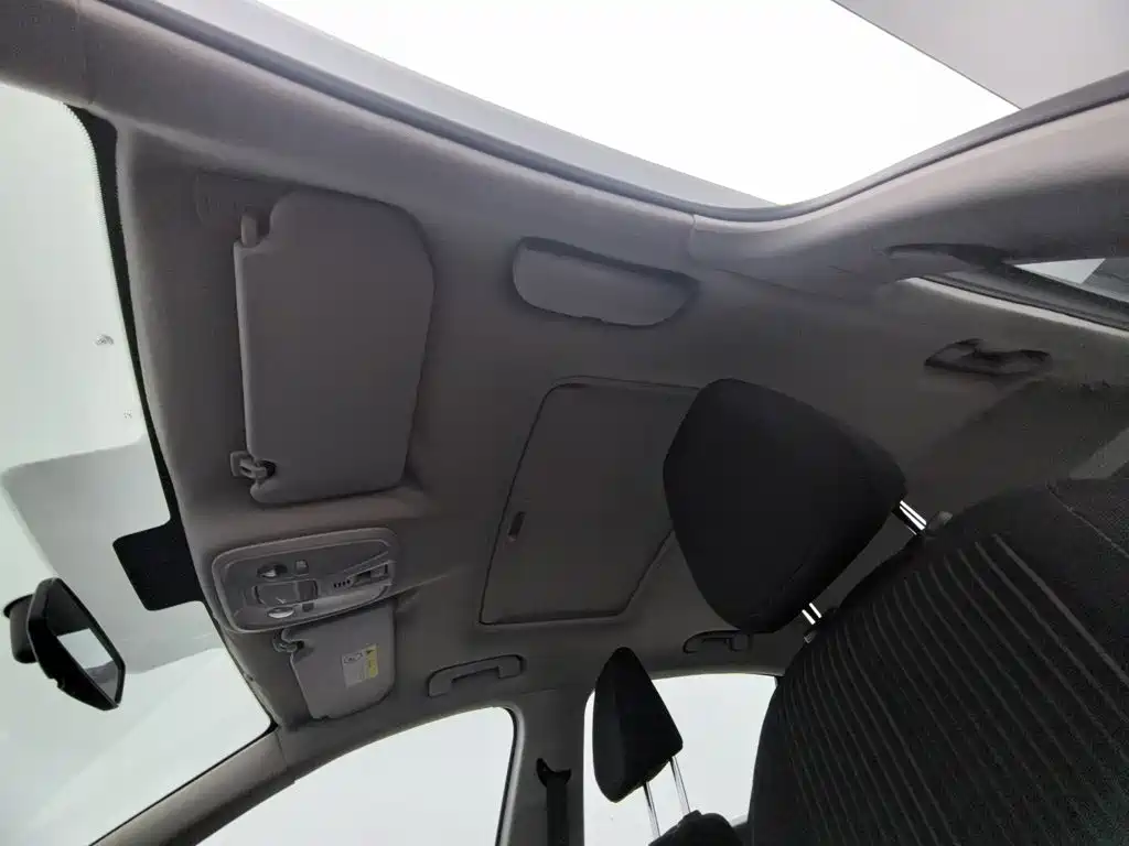 Peugeot 408 — миниатюра 14