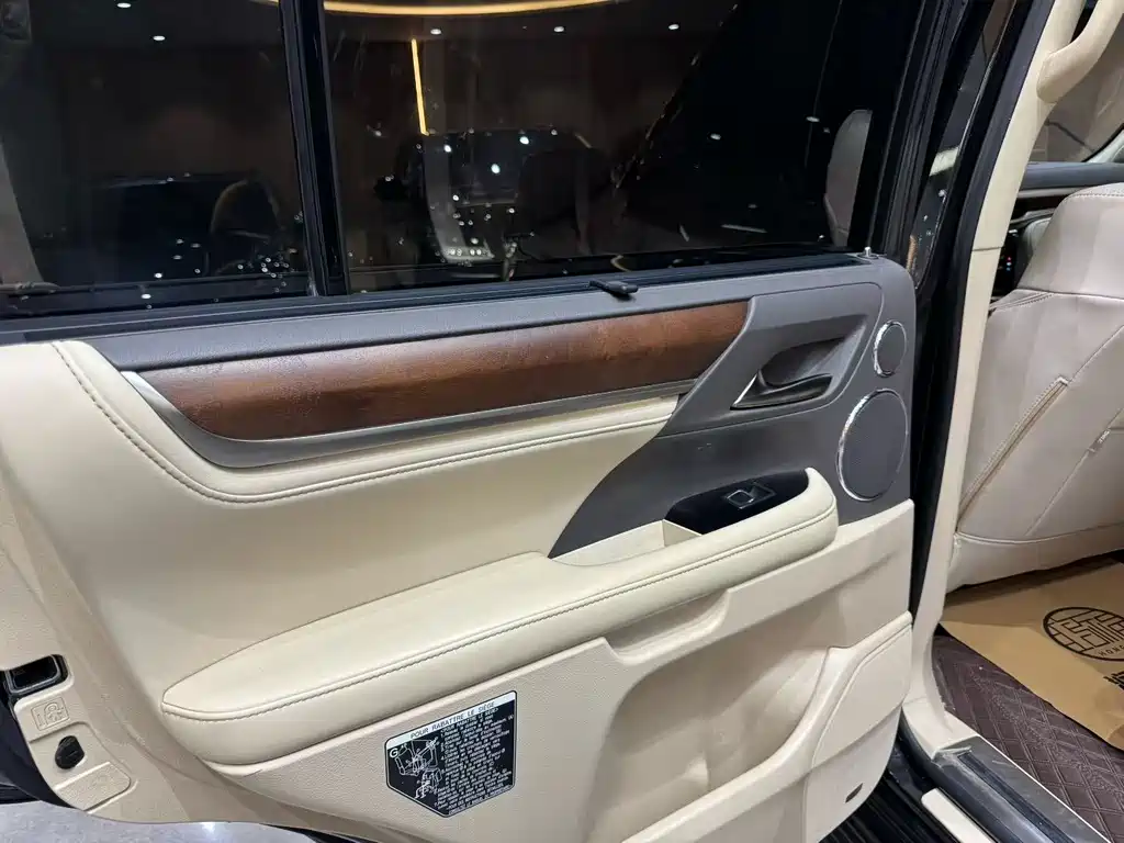 Lexus LX 2015 LX570