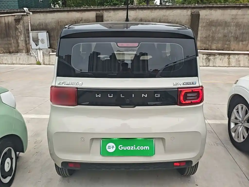 Wuling MINIEV — миниатюра 6