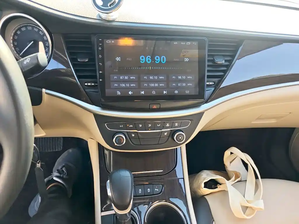 Buick Verano — миниатюра 13