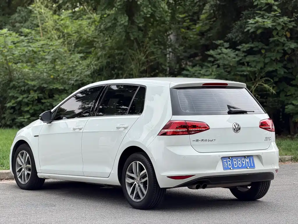 Volkswagen Golf 2017 230TSI AT Luxury
