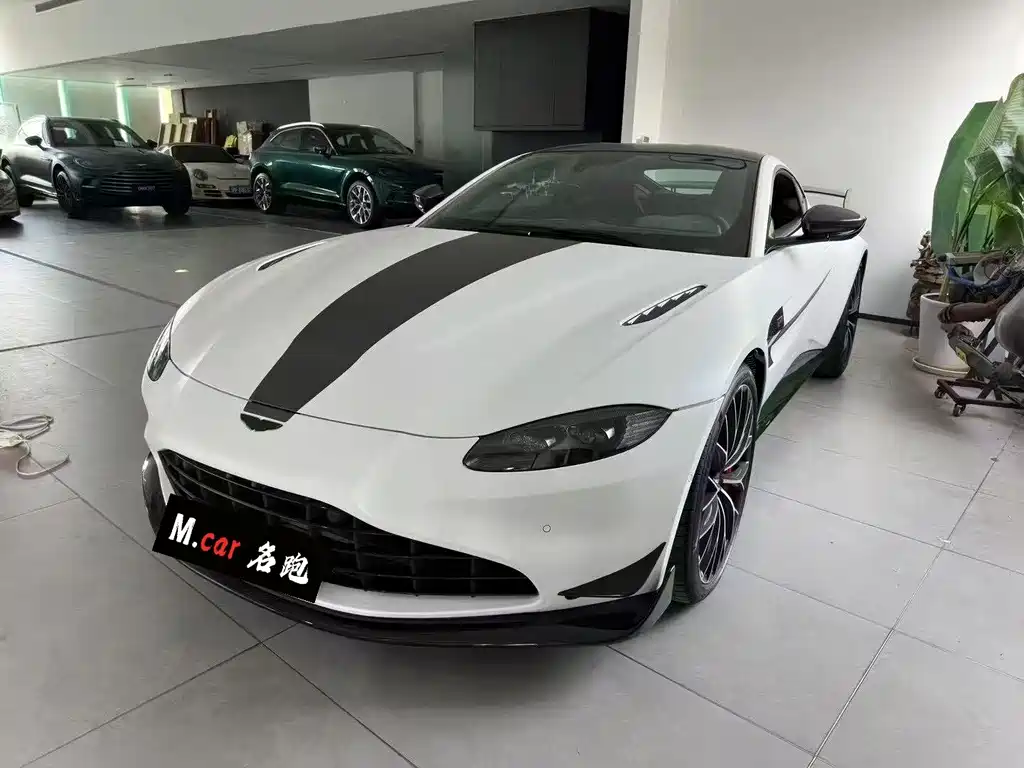 Купить Aston Martin V8 Vantage