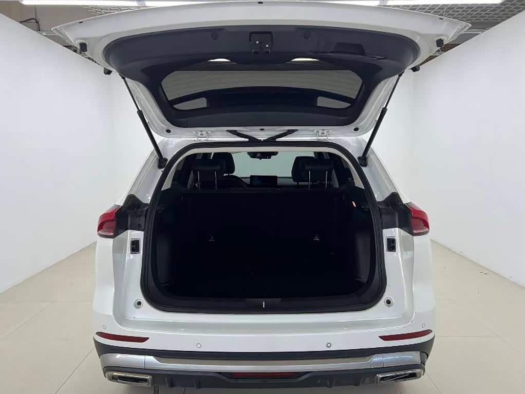 Haval Haval H6 1.5 л 2023 г. Белый, пробег 22000 км