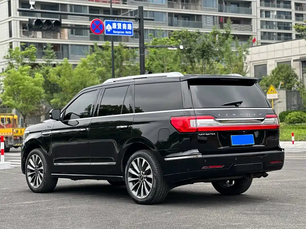 Lincoln Navigator — миниатюра 5