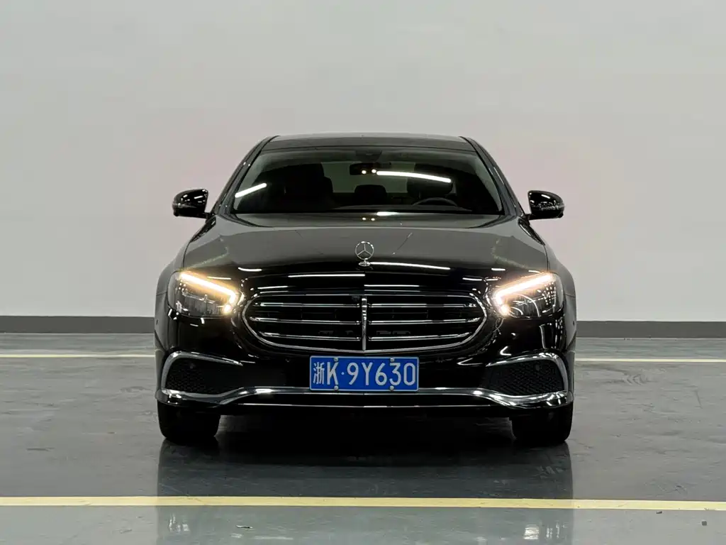 Mercedes-Benz E-Class — миниатюра 2