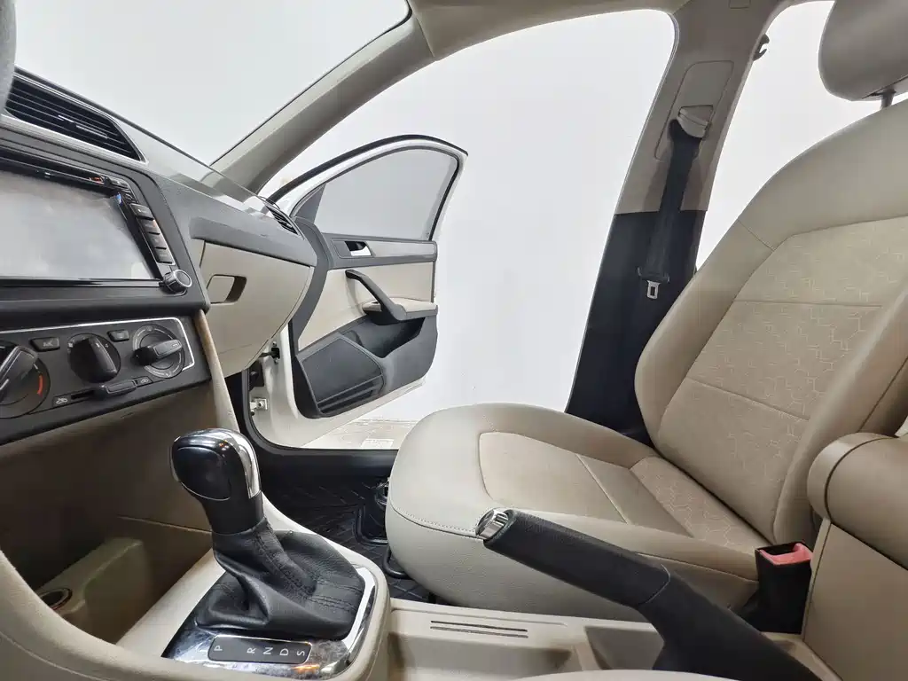 Volkswagen Santana — миниатюра 12