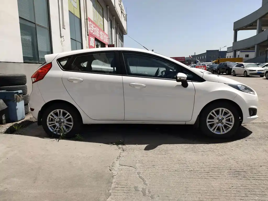 Ford Fiesta — миниатюра 4