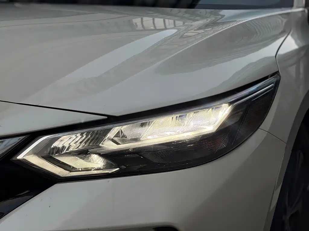 Nissan Sylphy — миниатюра 6