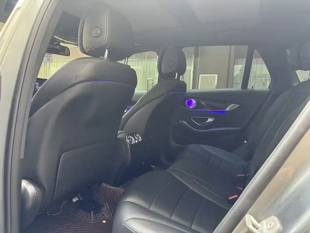 Mercedes-Benz GLC 2018 GLC 260 4MATIC Luxury