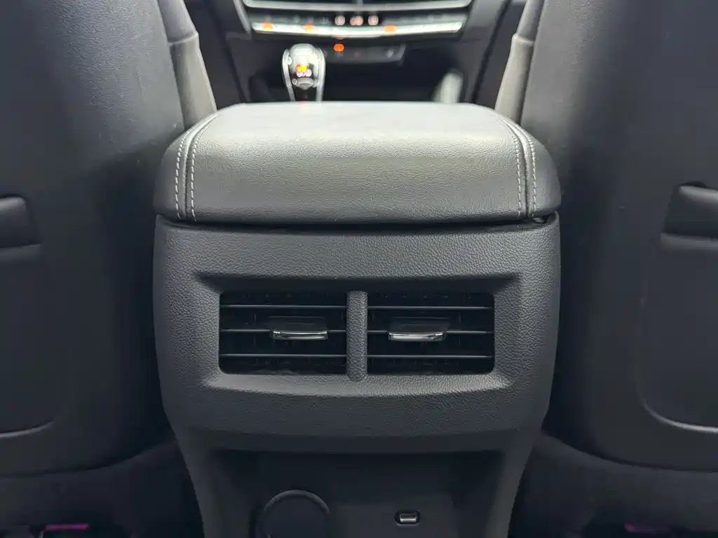 Cadillac CT5 — миниатюра 15