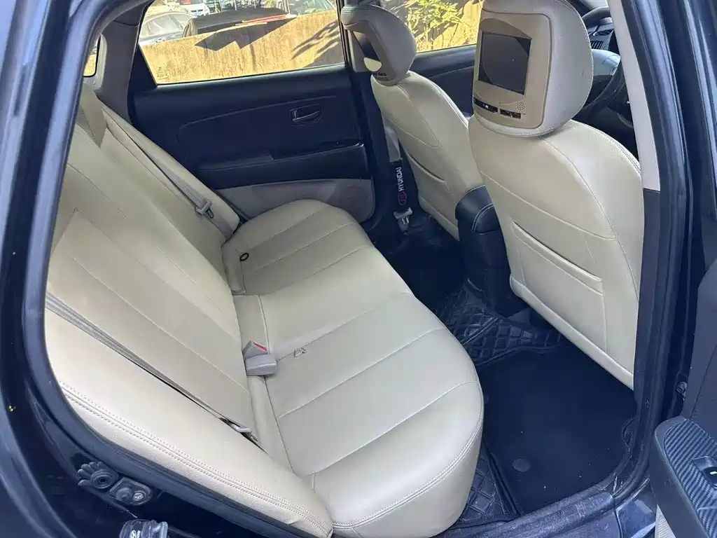 Hyundai Elantra 2011 1.6L AT Luxury