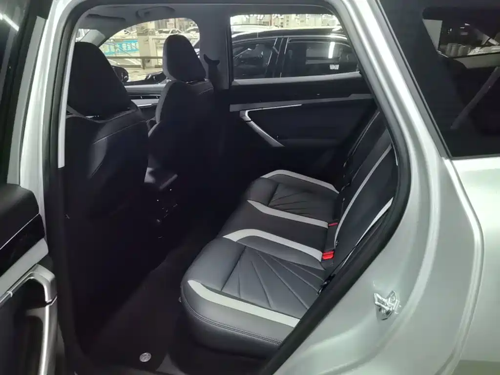 Geely Boyue L — миниатюра 17