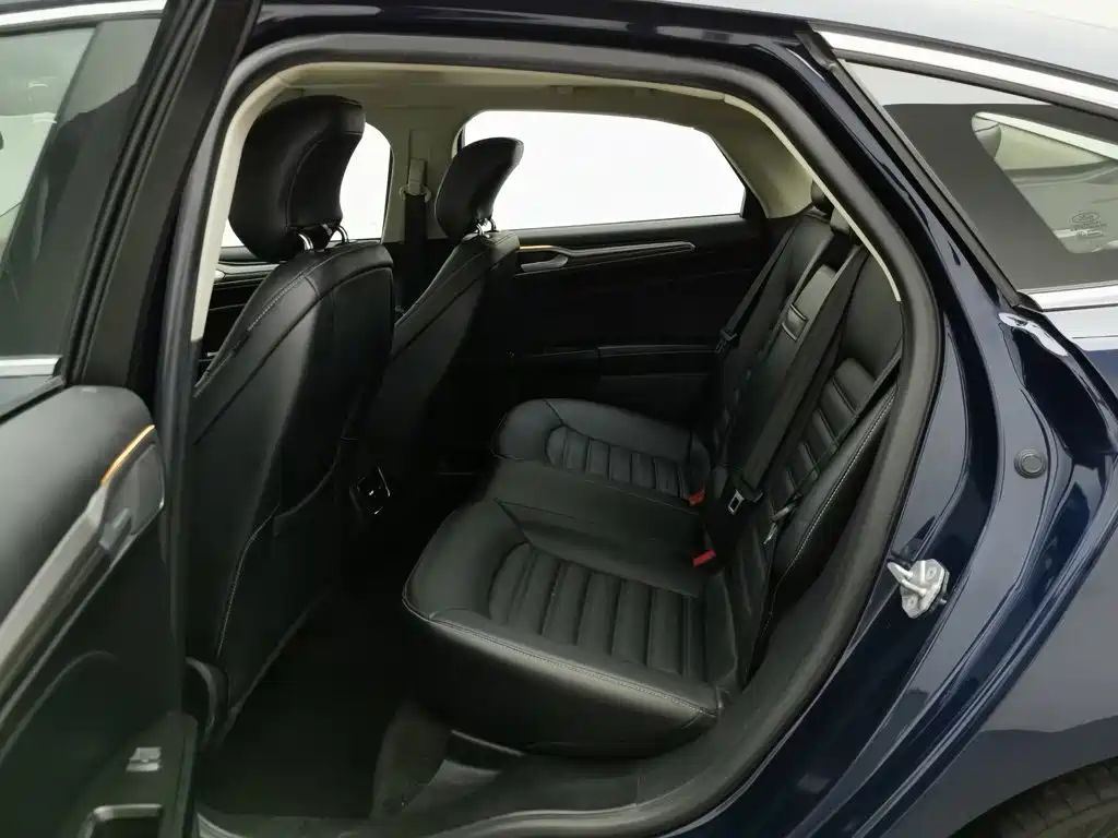 Ford Mondeo — миниатюра 15