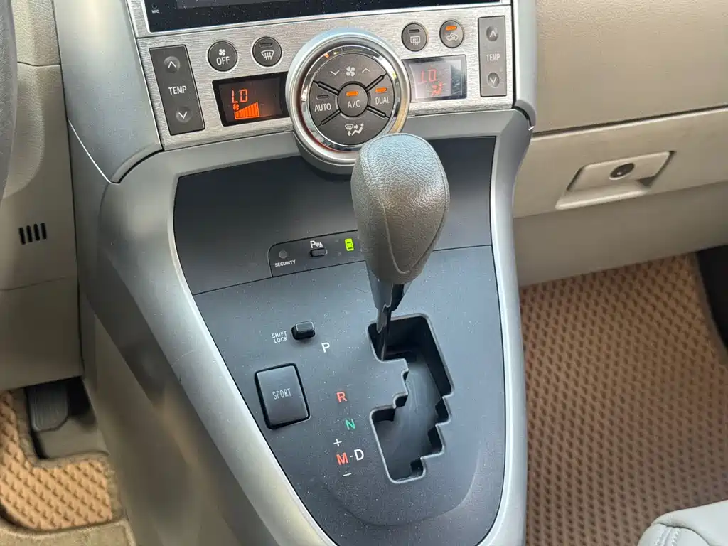 Toyota Verso — миниатюра 12