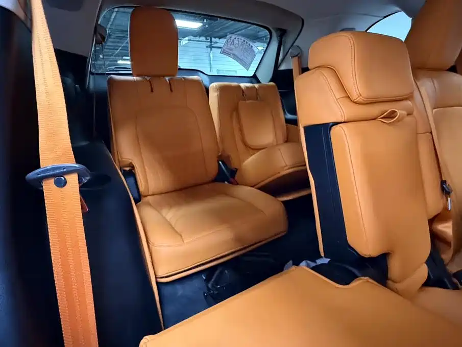 Lincoln MKT — миниатюра 17