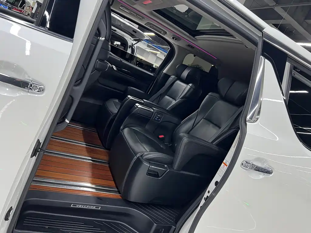 Toyota Vellfire 2021 2.5L HV Luxury