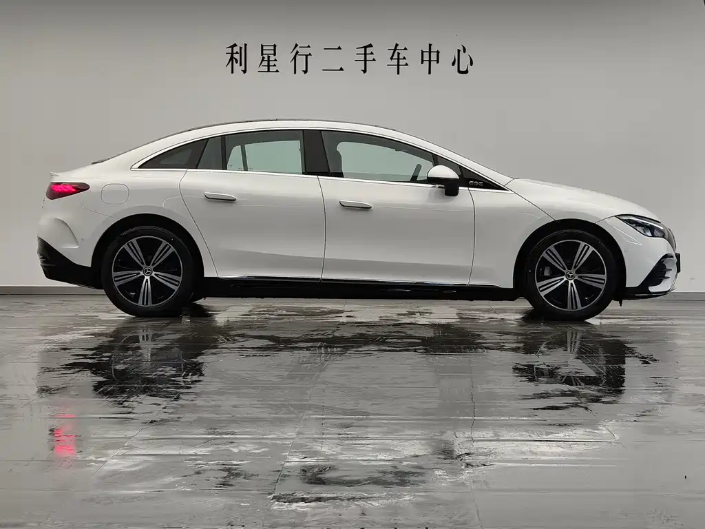 Mercedes-Benz EQE 2025 500 4MATIC Luxury