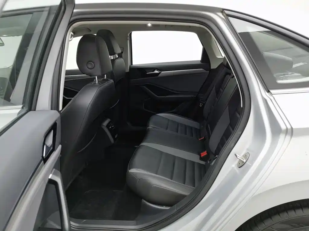 Volkswagen Sagitar — миниатюра 15