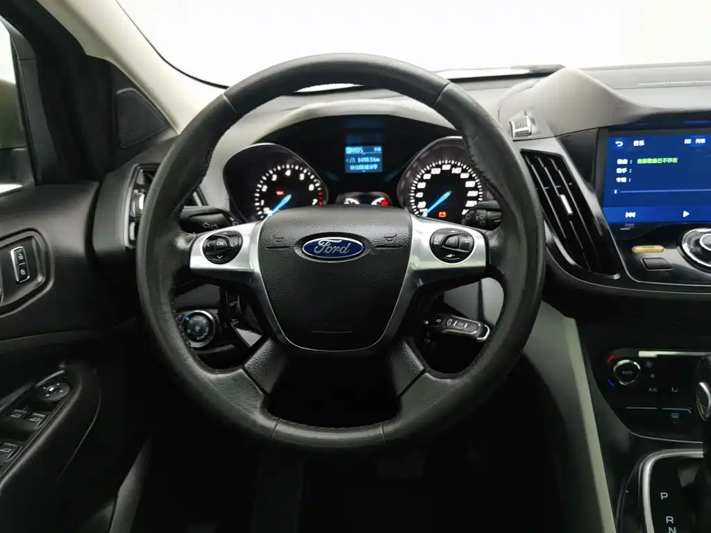 Ford Kuga — миниатюра 11