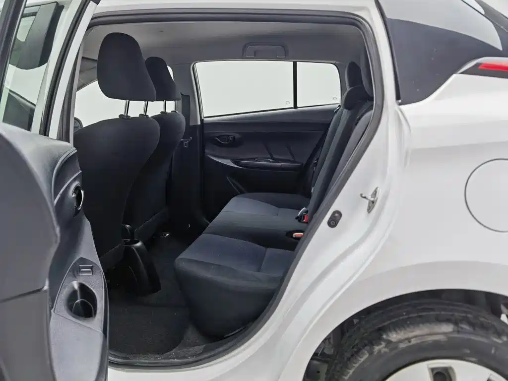 Toyota Yaris L — миниатюра 15