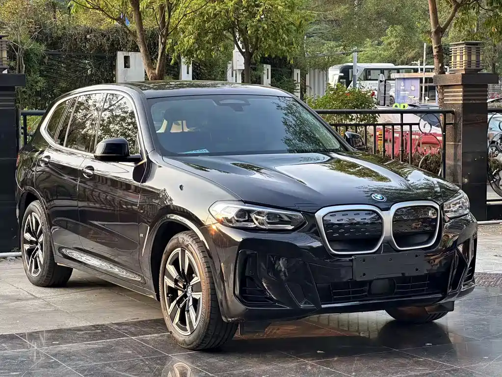 BMW iX3 — миниатюра 3