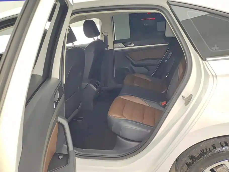 Volkswagen Lavida — миниатюра 11