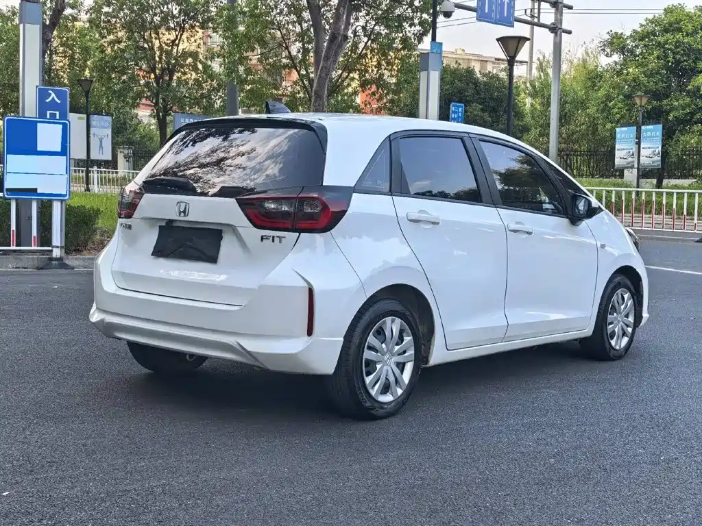 Honda Fit — миниатюра 7